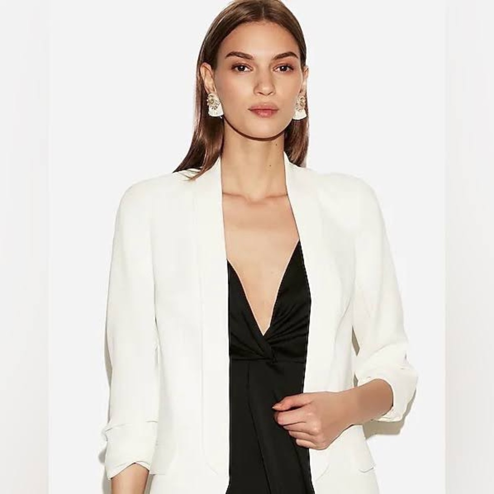 Express Ruched Sleeve Boyfriend Blazer in Soft Ivory NWT sz S